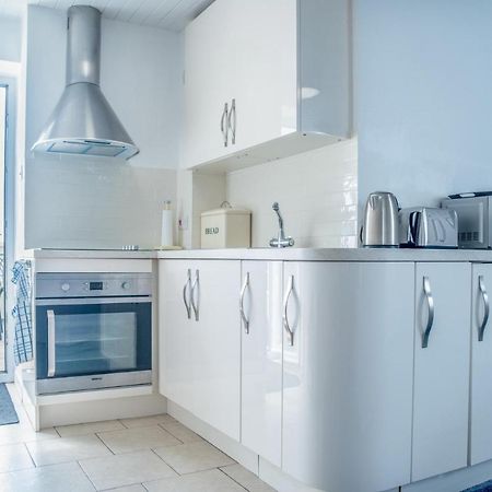 St Julians View - 1 Bedroom Apartment - Tenby Eksteriør bilde