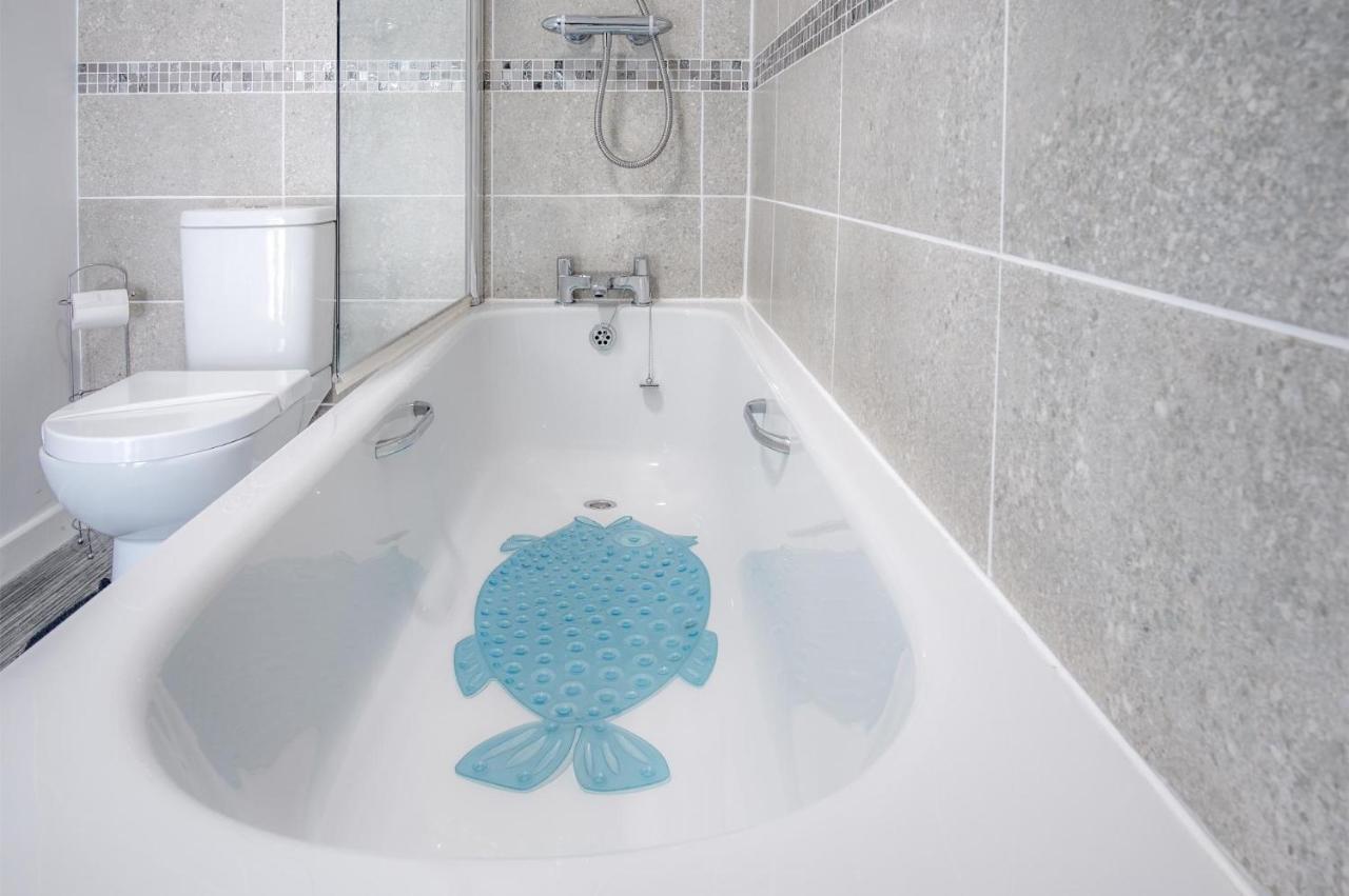 St Julians View - 1 Bedroom Apartment - Tenby Eksteriør bilde